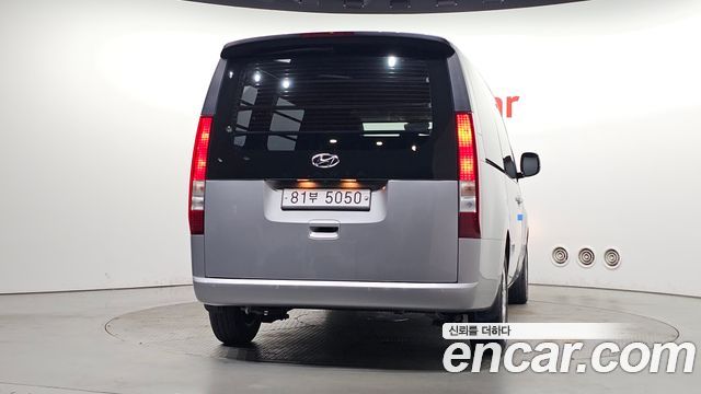 Hyundai Staria 2022 — photo 4