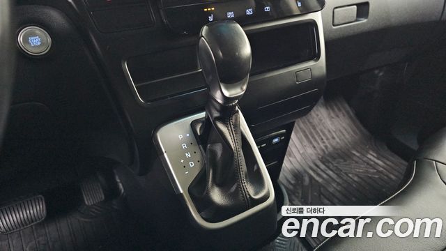 Hyundai Staria 2022 — photo 12