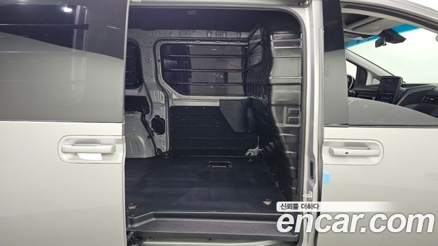 Hyundai Staria 2022 — photo 17