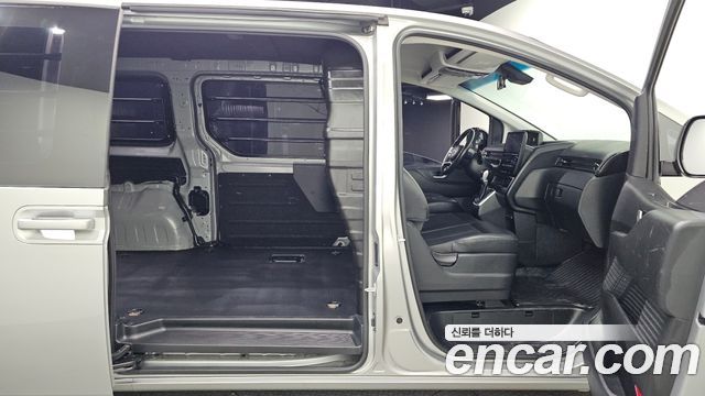 Hyundai Staria 2022 — photo 18
