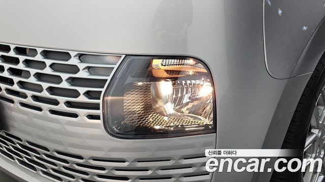 Hyundai Staria 2022 — photo 8