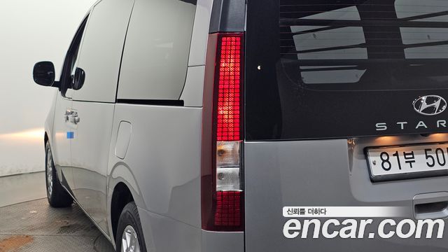Hyundai Staria 2022 — photo 9