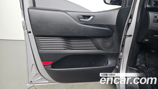 Hyundai Staria 2022 — photo 14