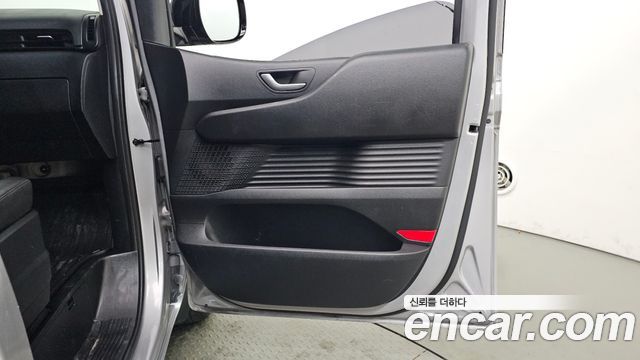Hyundai Staria 2022 — photo 15