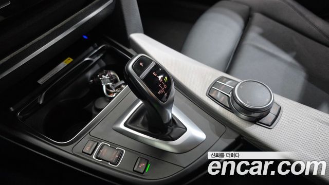 BMW 3-Series 2017 — photo 9