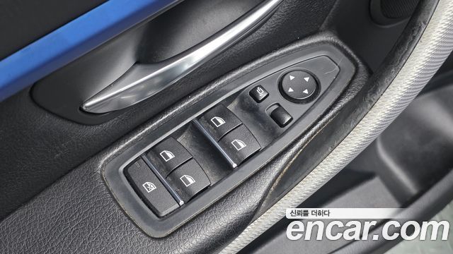 BMW 3-Series 2017 — photo 14