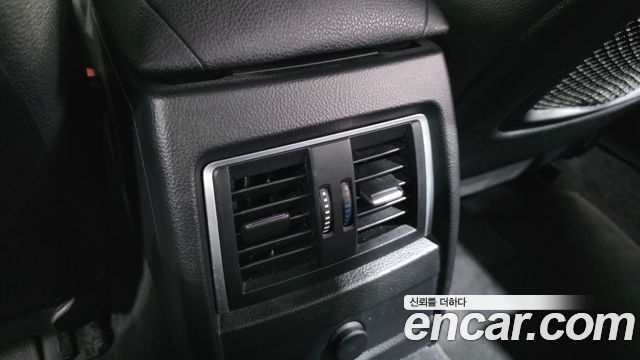 BMW 3-Series 2017 — photo 19