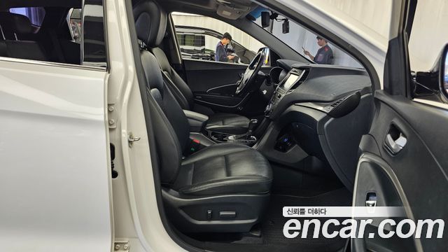 Hyundai Santafe 2016 — photo 11