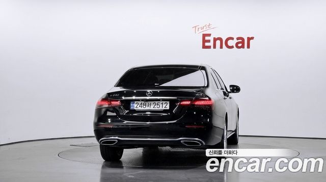 Mercedes-Benz E-Class 2021 — photo 4