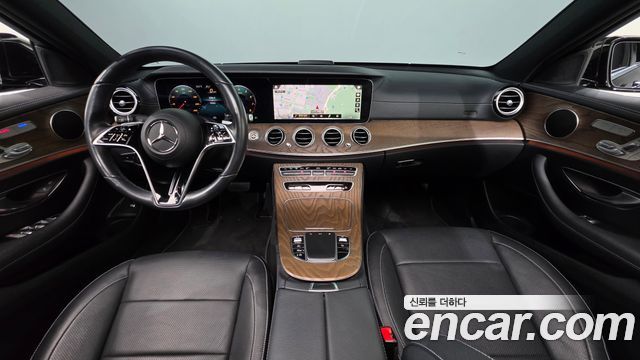Mercedes-Benz E-Class 2021 — photo 7