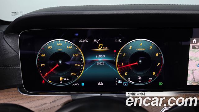 Mercedes-Benz E-Class 2021 — photo 8