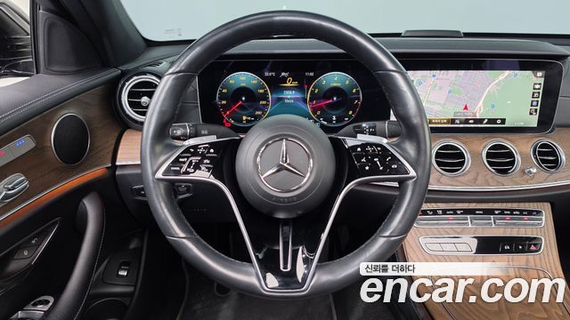 Mercedes-Benz E-Class 2021 — photo 13
