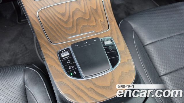 Mercedes-Benz E-Class 2021 — photo 14