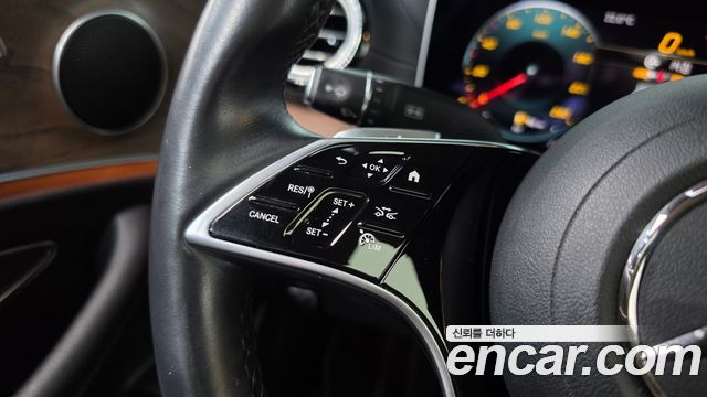 Mercedes-Benz E-Class 2021 — photo 15