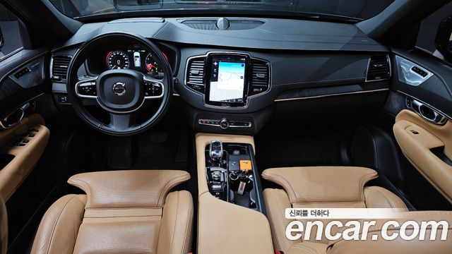 Volvo XC90 2021 — photo 10