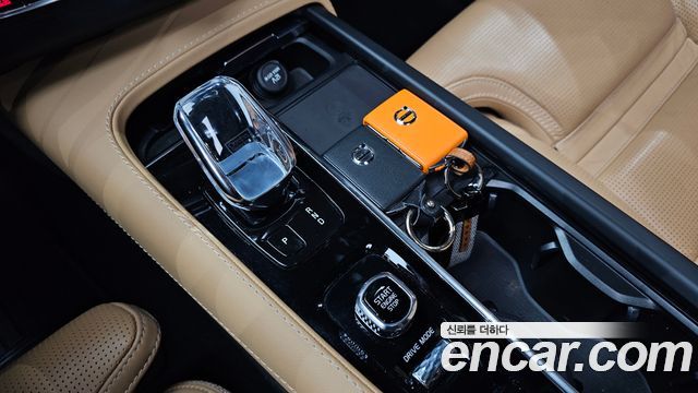 Volvo XC90 2021 — photo 12