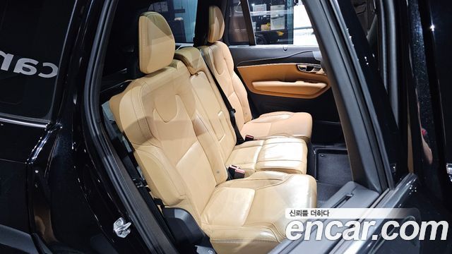 Volvo XC90 2021 — photo 17