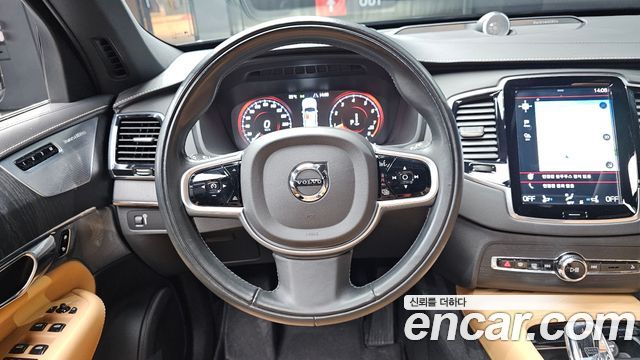 Volvo XC90 2021 — photo 19