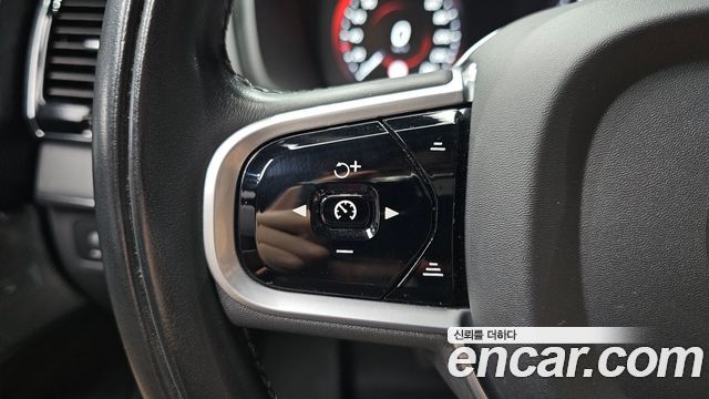 Volvo XC90 2021 — photo 25