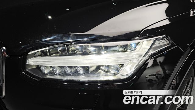 Volvo XC90 2021 — photo 8