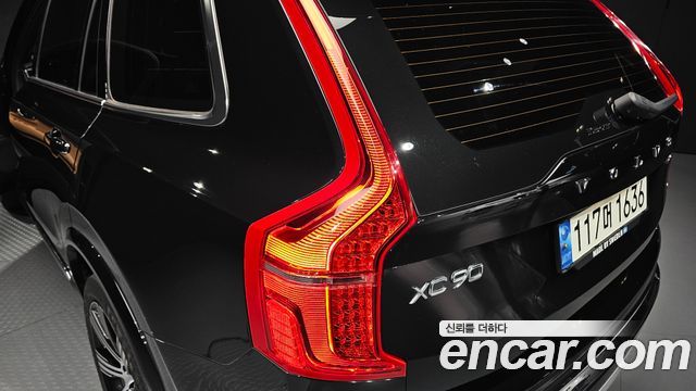 Volvo XC90 2021 — photo 9