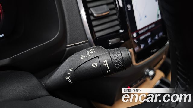 Volvo XC90 2021 — photo 35