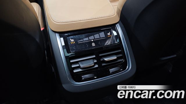 Volvo XC90 2021 — photo 36