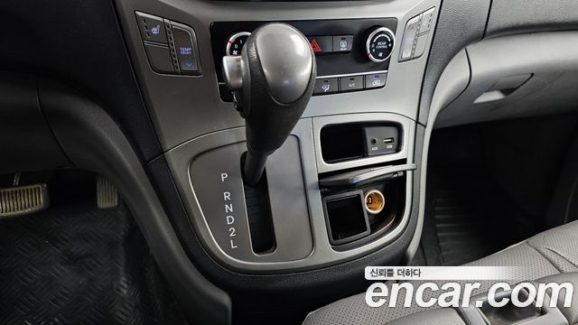 Hyundai Starex 2019 — photo 12