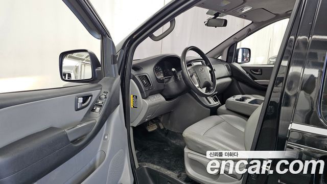 Hyundai Starex 2019 — photo 13