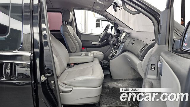 Hyundai Starex 2019 — photo 17