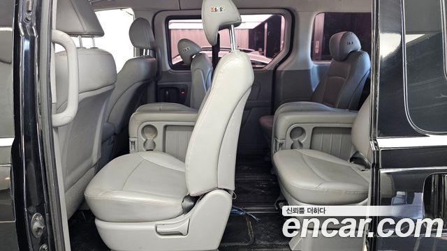 Hyundai Starex 2019 — photo 16