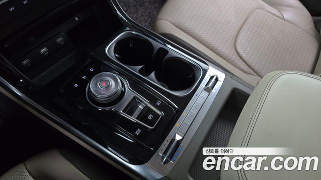 Kia Canival 2021 — photo 9