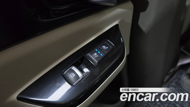 Kia Canival 2021 — photo 19