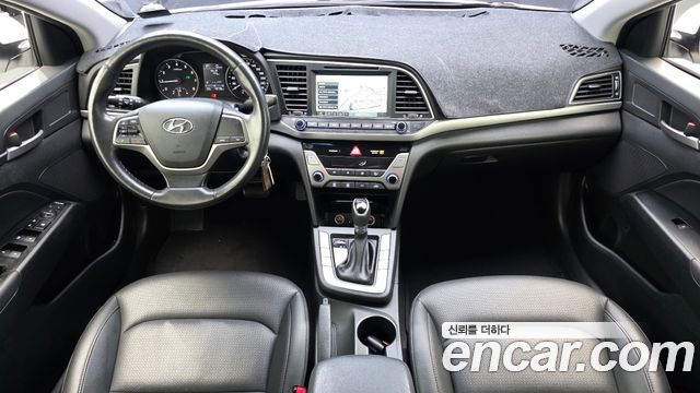 Hyundai AVANTE 2017 — photo 10