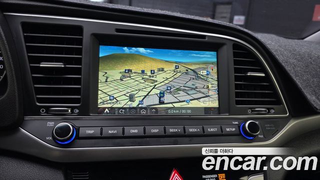 Hyundai AVANTE 2017 — photo 20