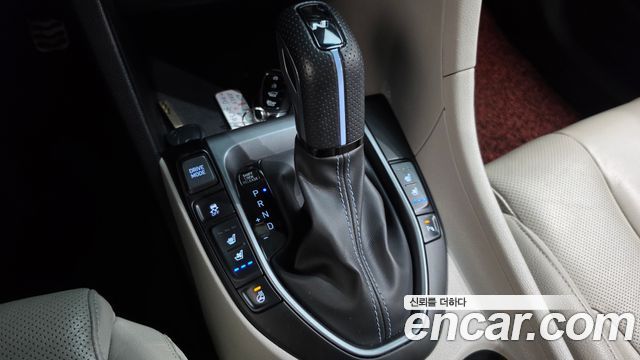 Hyundai Veloster 2018 — photo 12