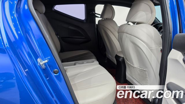 Hyundai Veloster 2018 — photo 17