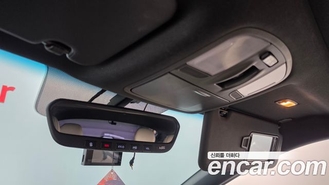 Hyundai Veloster 2018 — photo 28