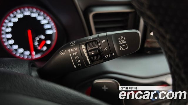 Hyundai Veloster 2018 — photo 29