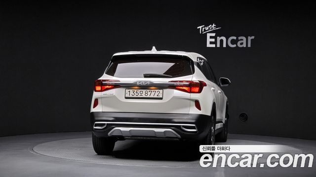 Kia Seltos 2023 — photo 4