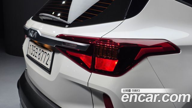 Kia Seltos 2023 — photo 9