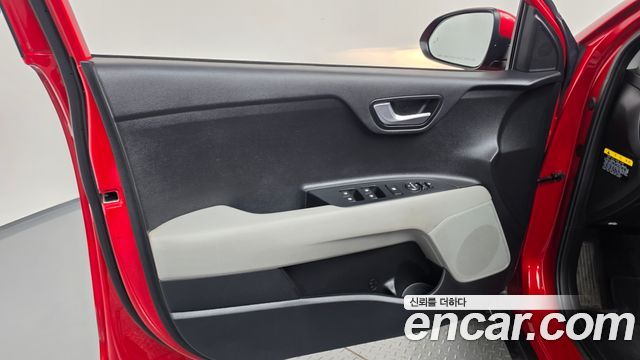Kia Stonic 2018 — photo 14