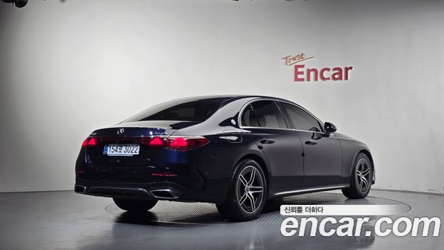 Mercedes-Benz E-Class 2024 — photo 2