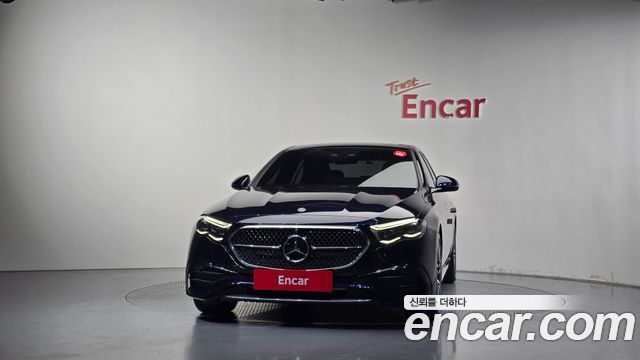 Mercedes-Benz E-Class 2024 — photo 3