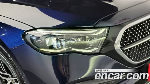 Mercedes-Benz E-Class 2024 — photo 8