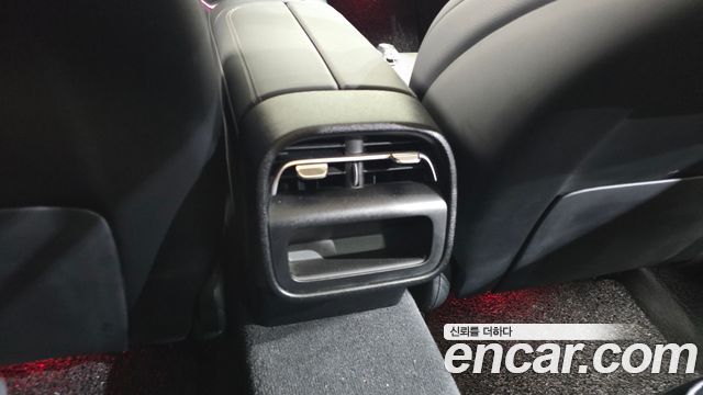 Mercedes-Benz E-Class 2024 — photo 27
