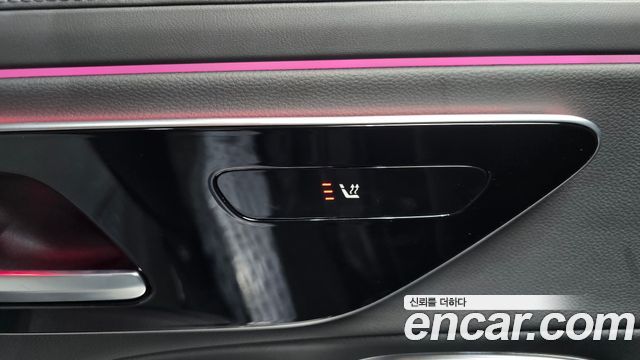 Mercedes-Benz E-Class 2024 — photo 28