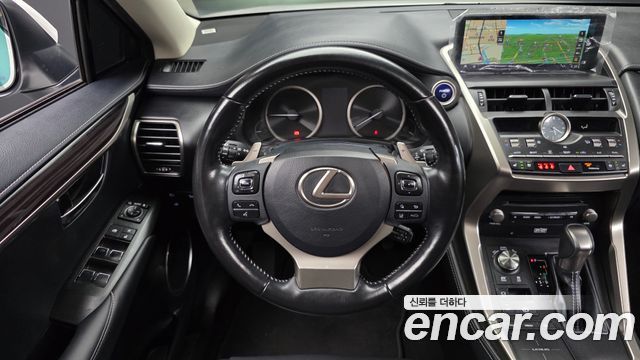Lexus NX 2020 — photo 13