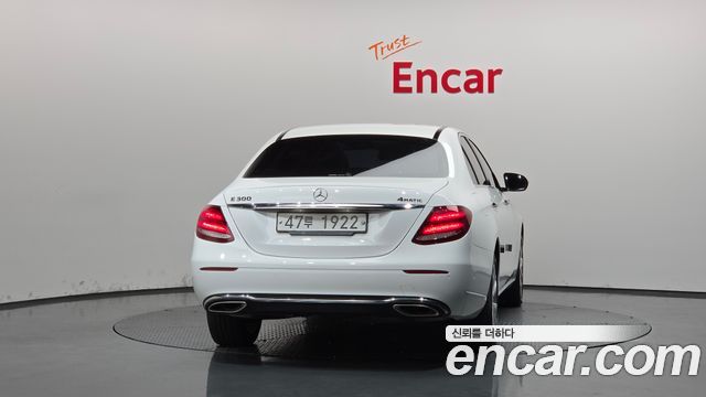 Mercedes-Benz E-Class 2019 — photo 4