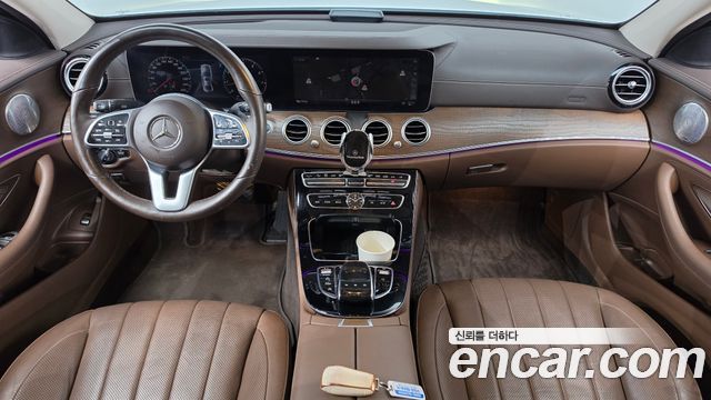Mercedes-Benz E-Class 2019 — photo 10